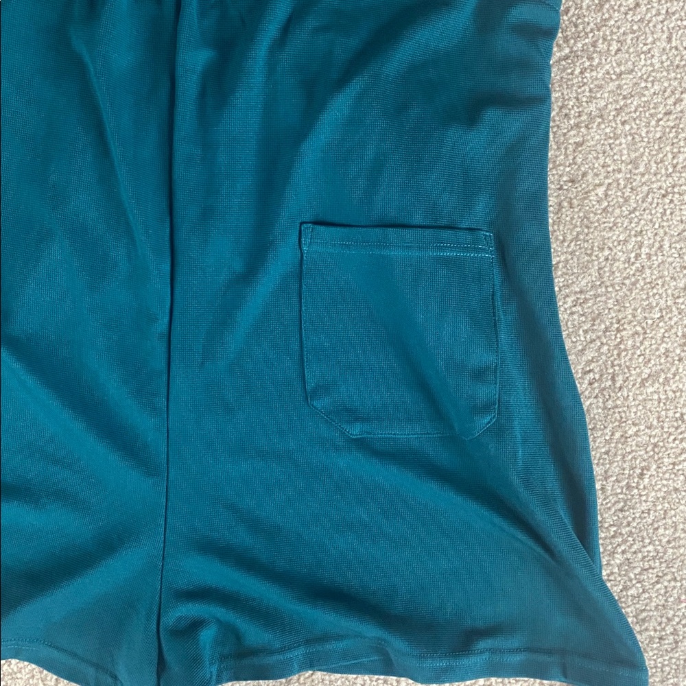 LARGE.   ADJUSTABLE STRAPS BIB OVERALL ROMPER - Picture 7 of 9